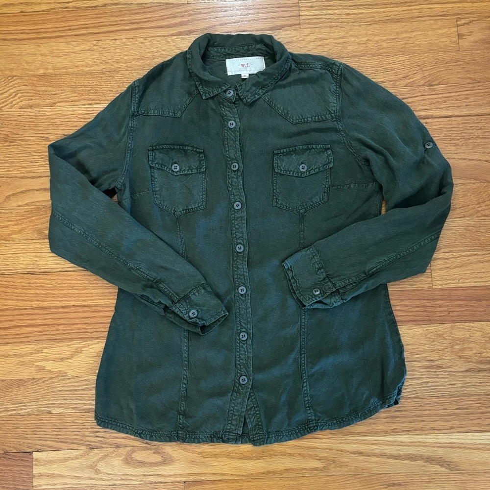 W.f. Button Up Shirt Women’s Medium Green Collared Adjustable Sleeves Pockets